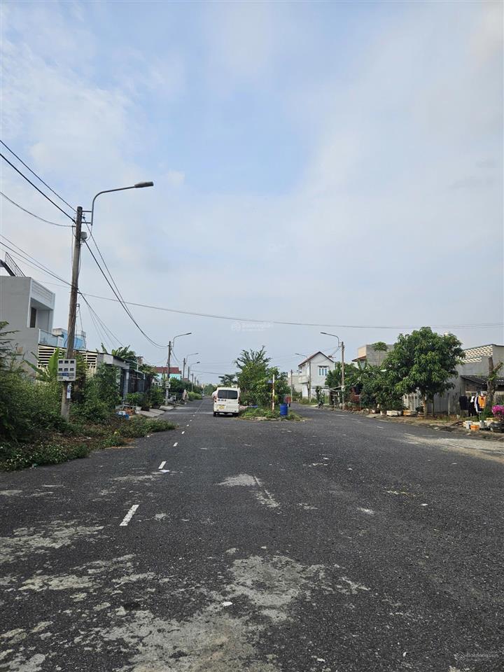 Bán đất nền dt 100m2(5x20) đường số 17 đường rộng thênh thang giá 2 tỷ 200 kdc thái sơn long hậu
