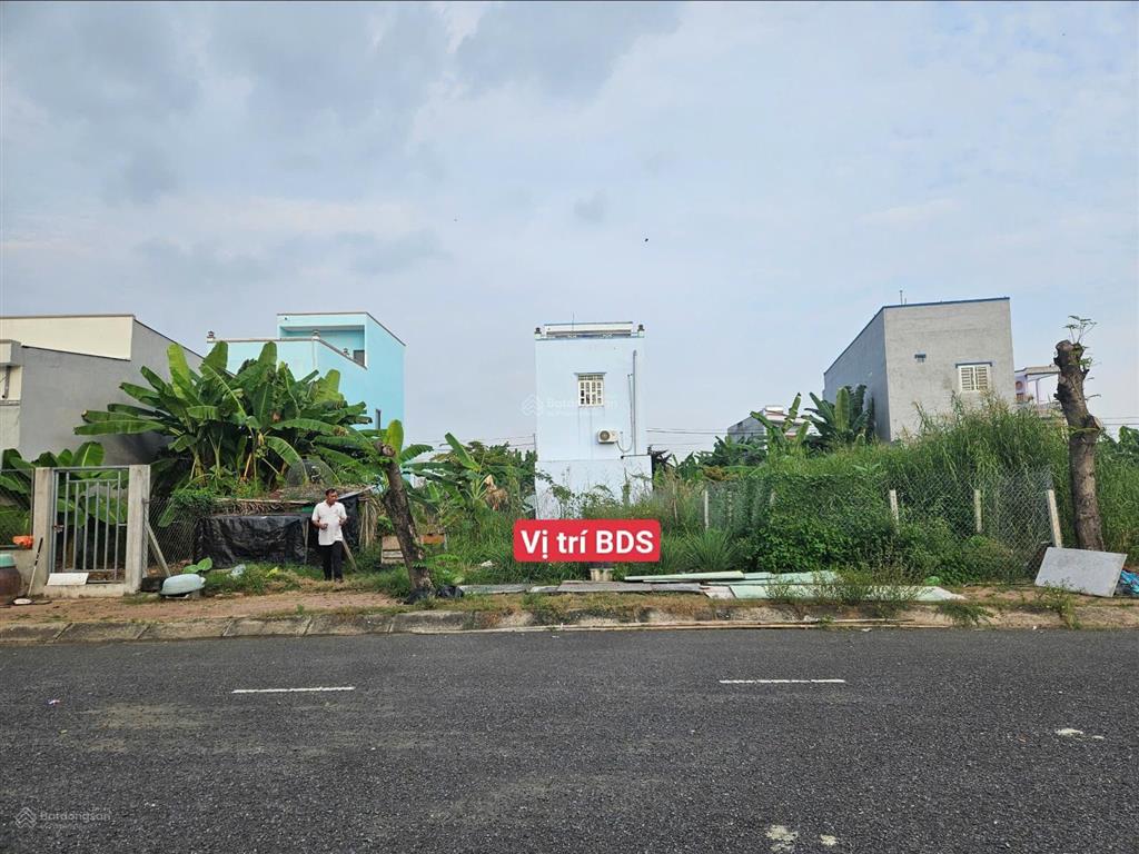 Bán đất nền dt 100m2(5x20) đường số 17 đường rộng thênh thang giá 2 tỷ 200 kdc thái sơn long hậu