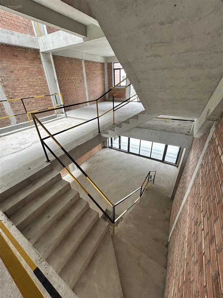 Nhà phố thương mại celesta avenue. cần bán 35tỷ45 tỷ