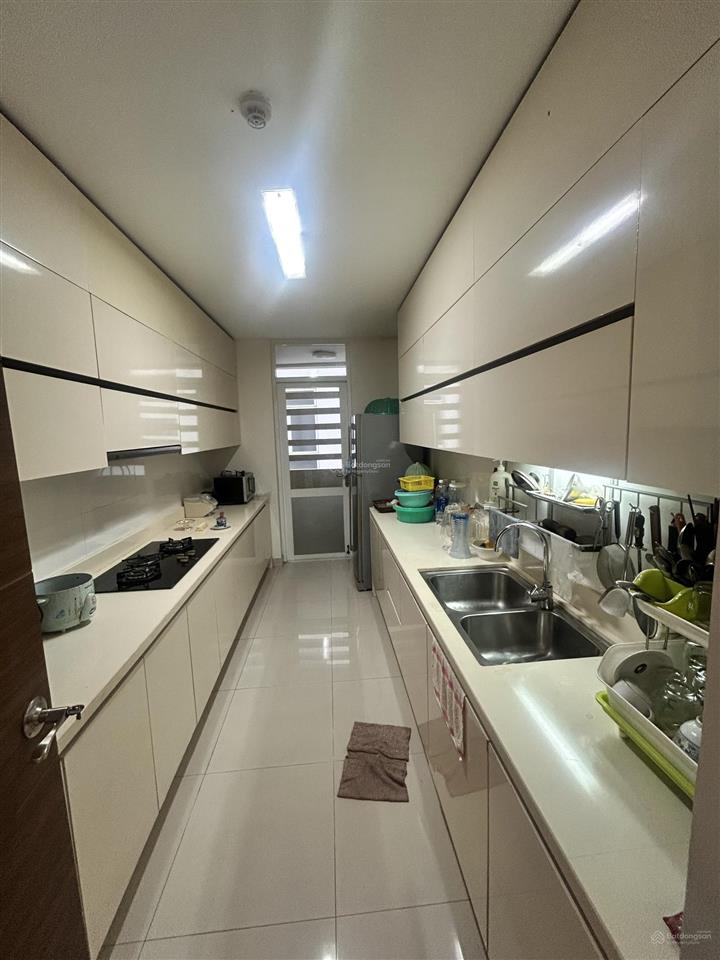 Căn hộ 145m2 3pn 3wc giá 9tỷ. nhà trống tiện decor giao ngay