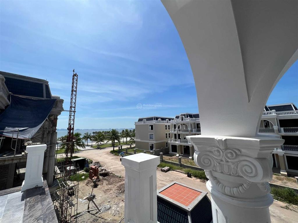 Biệt thự view biển paradise tuần châu sở hữu lâu dài giá 31 tỷ cả nhà và đất