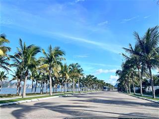 Hơn 600m2 đất mặt biển tự xây tại tuần châu sát vin hạ long xanh giá 68tr/m2