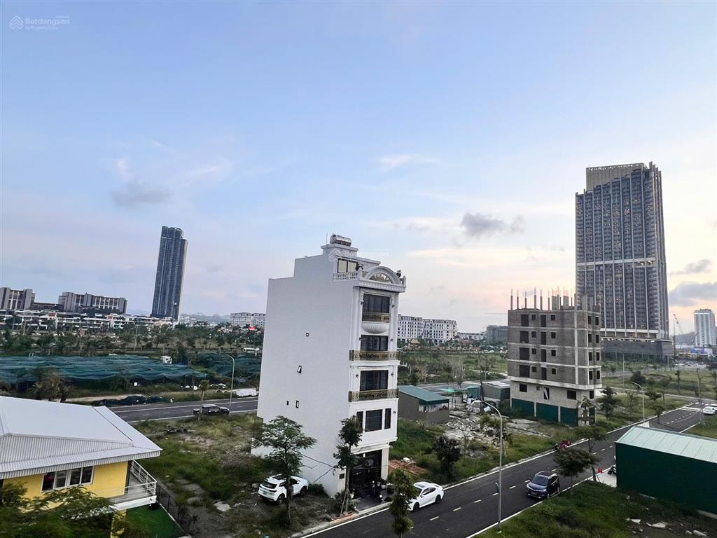 4x tỷ khách sạn 10 tầng 80 phòng đang hoàn thiện tại trung tâm bãi cháy  0976 758 ***