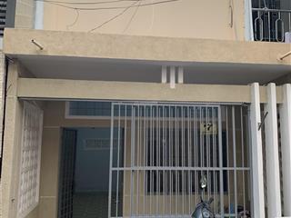 Nhà mặt tiền đ10 khu chợ tân mỹ. dt 4x20, 3pn, 2 toilet, pk, lửng, bếp, sân