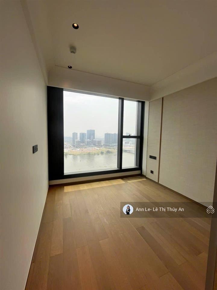 Cần bán 2 phòng ngủ grand marina saigon, căn góc, nội thất cơ bản, trực diện sông