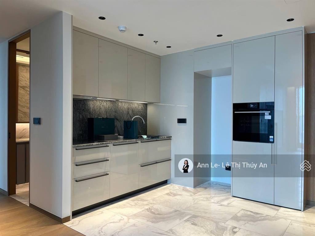 Cần bán 2 phòng ngủ grand marina saigon, căn góc, nội thất cơ bản, trực diện sông