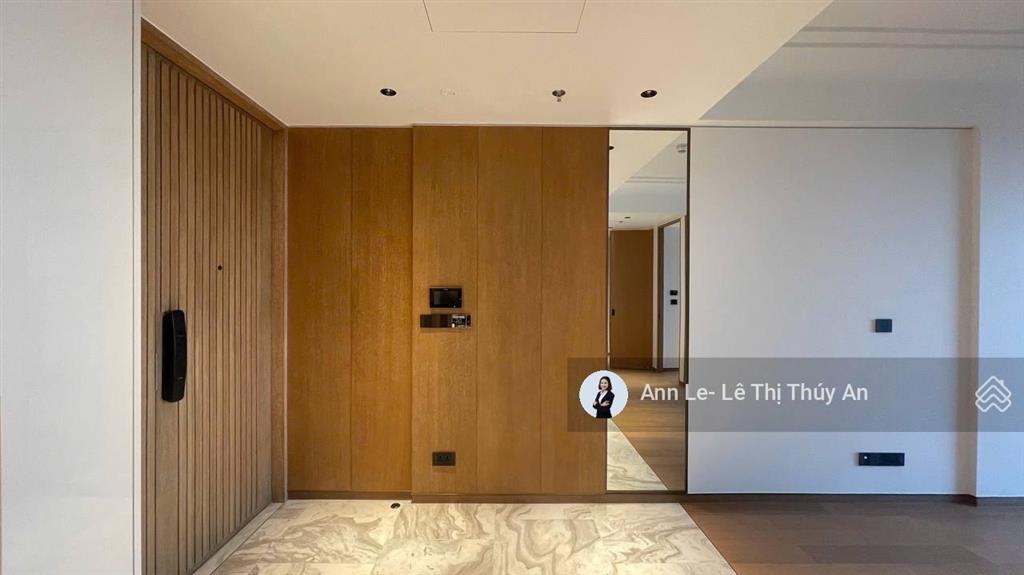 Cần bán 2 phòng ngủ grand marina saigon, căn góc, nội thất cơ bản, trực diện sông