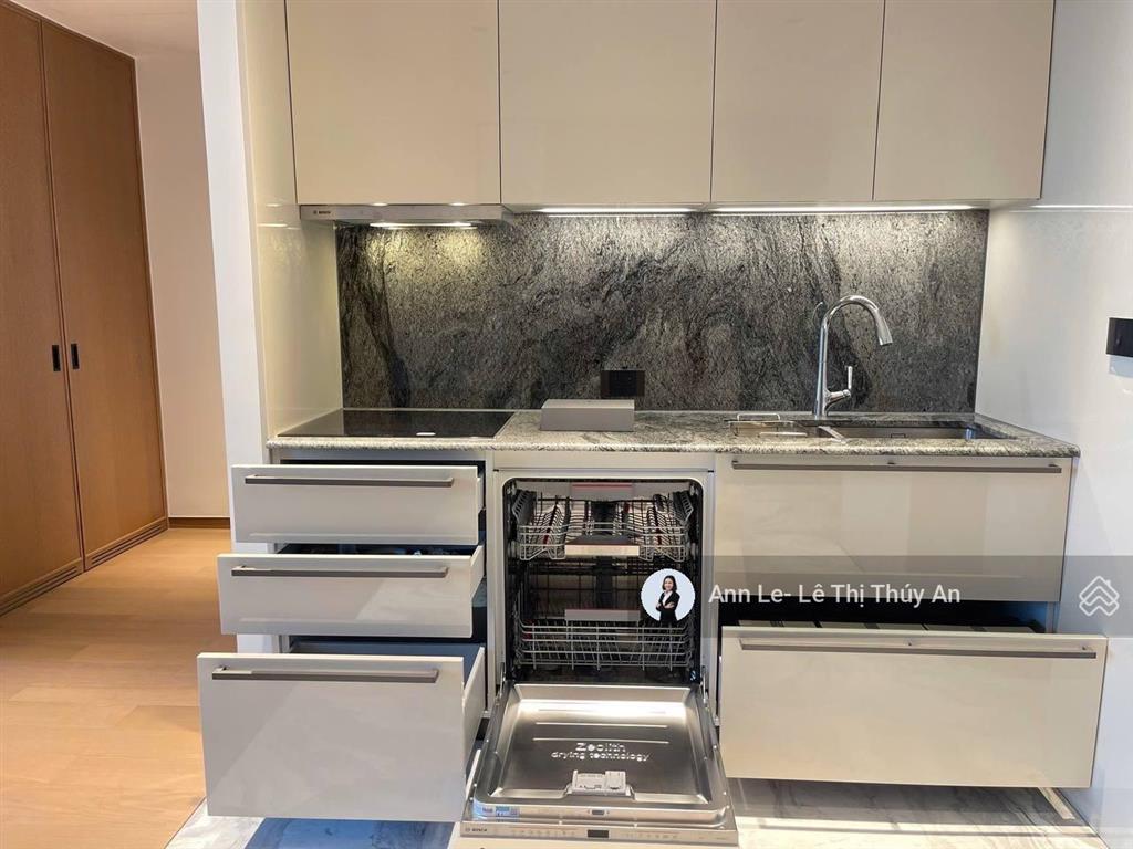 Cần bán 2 phòng ngủ grand marina saigon, căn góc, nội thất cơ bản, trực diện sông