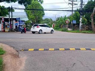 Đất phân lô mặt tiền dài tại hòa long cho nđt  0979 976 ***