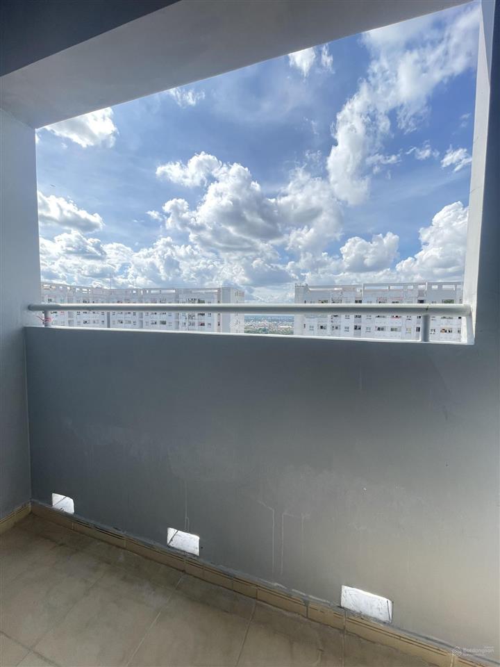 Bán 1 căn góc hqc plaza giá chỉ 1,350 tỷ, 61m22pn  2wc, nhà trống nhận nhà ở ngay.  0937 379 ***
