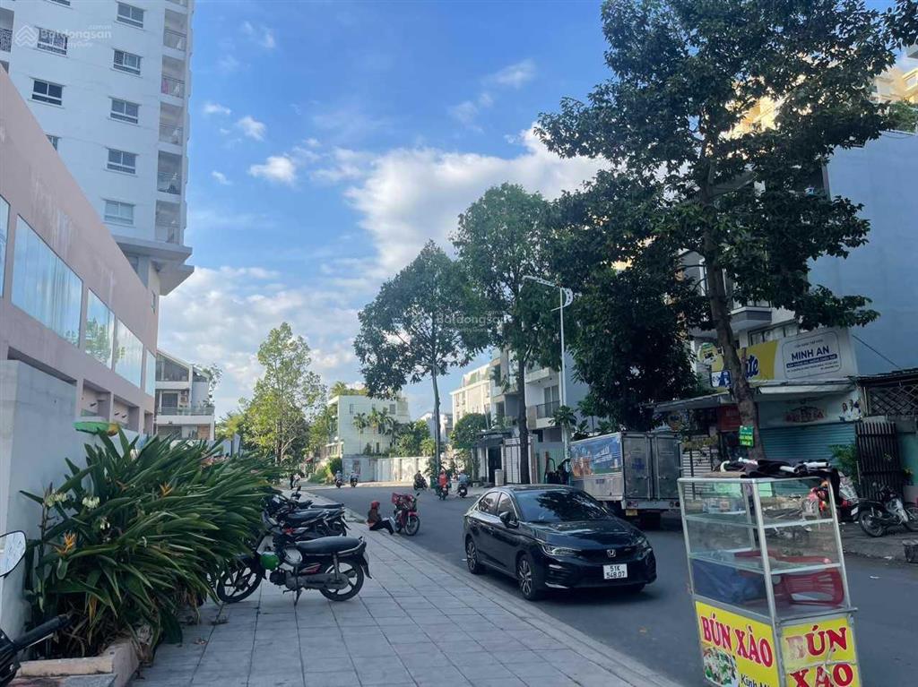 Bán nhanh căn hộ blue sky tower, 2pn  2wc giá 2.75 tỷ sở hữu lâu dài  0937 379 ***