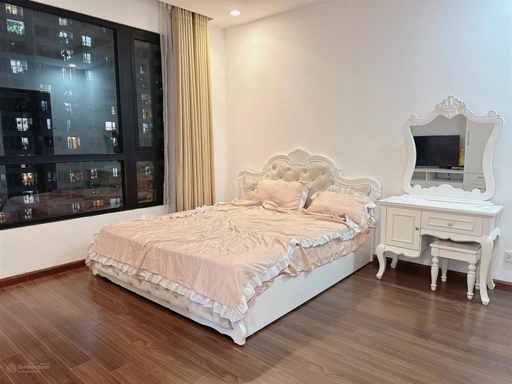Cho thuê nhanh căn hộ 2 phòng ngủ rộng 83m2, times city chỉ 15tr full đồ đẹp