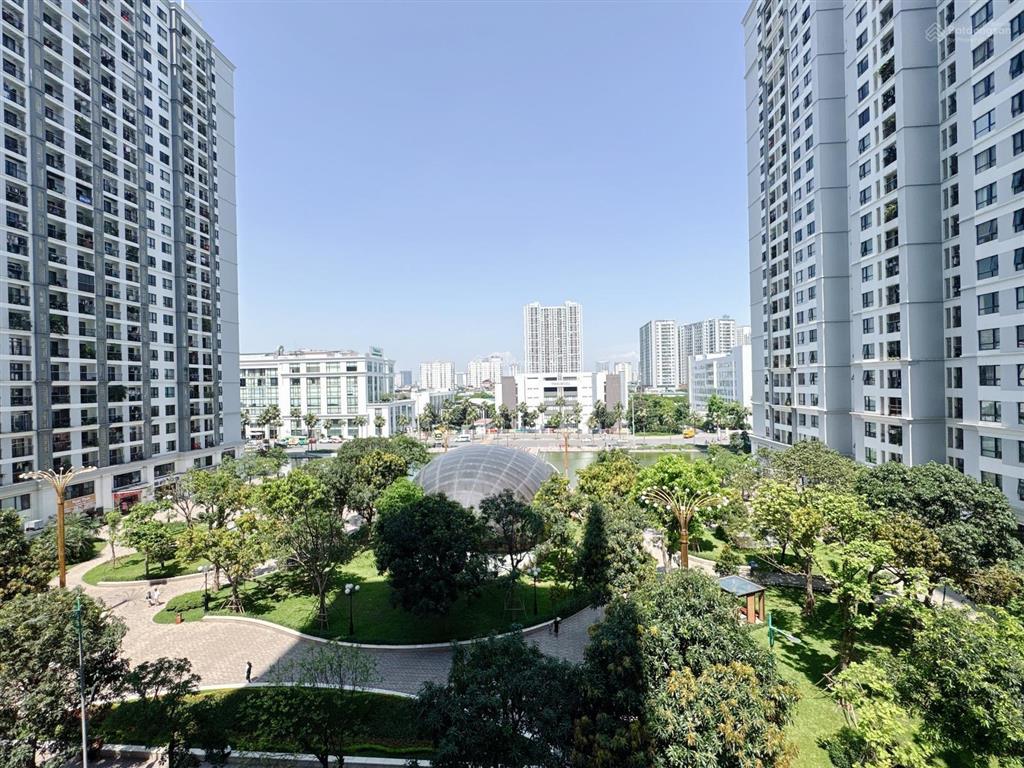 Bán căn hộ góc 3 phòng ngủ sáng 110m2, view trọn vẹn quảng trường nhạc nước times city