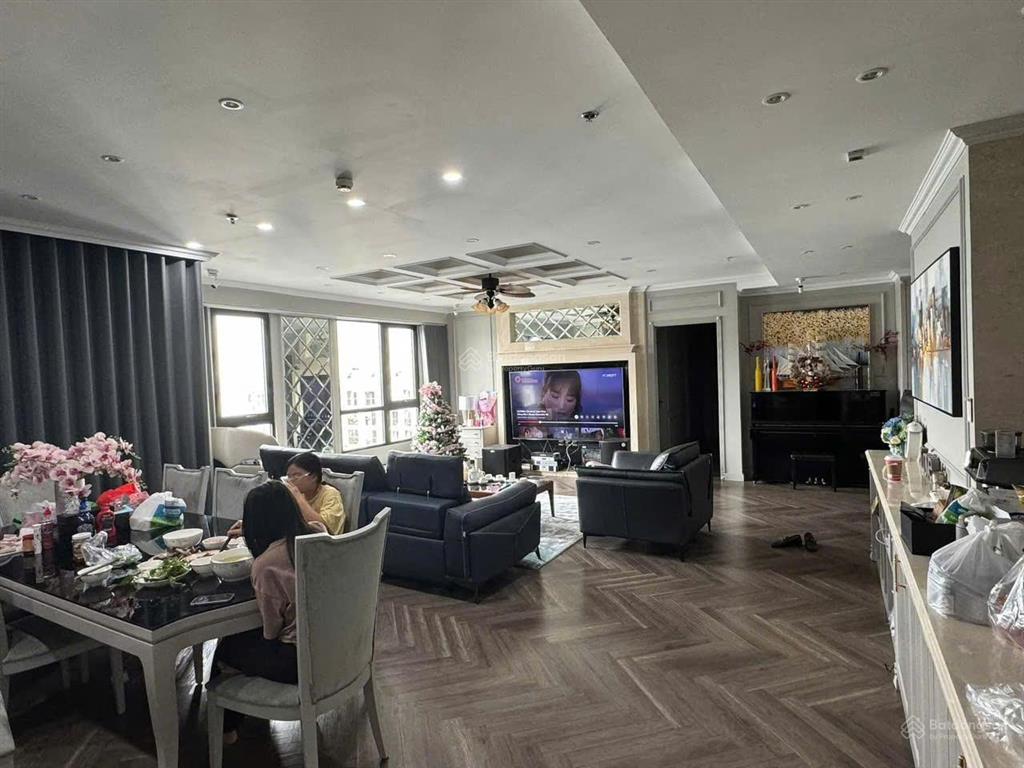 Căn 5 ngủ 212m2 đủ đồ xịn view 3 mặt gồm 2 căn góc liền kề thông nhau times city