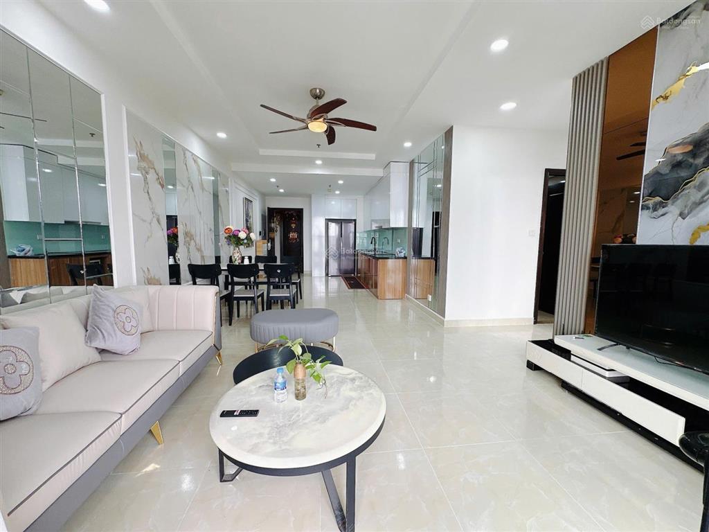 Cho thuê căn góc 3 ngủ sáng times city rộng 110m2 đủ đồ có slot ô tô