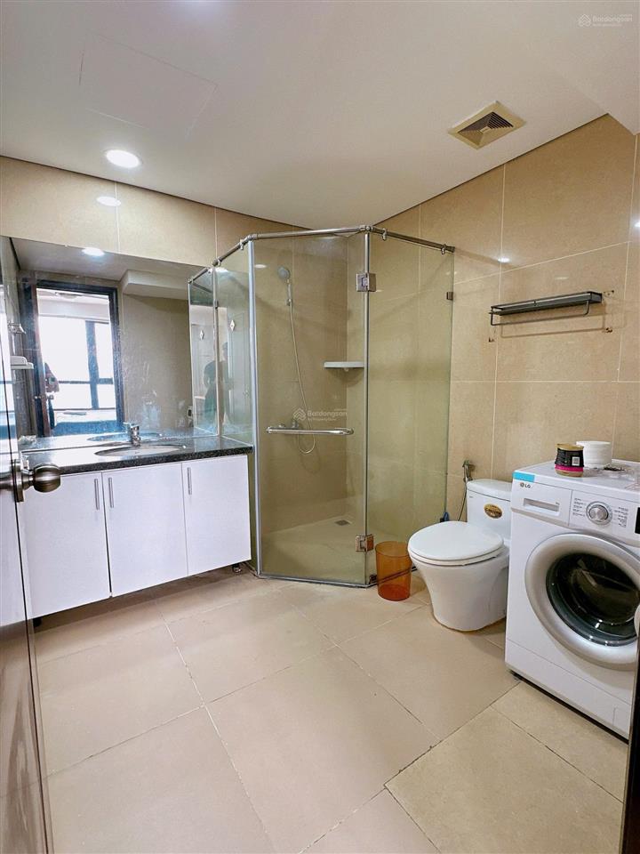 Cho thuê căn góc 3 ngủ sáng times city rộng 110m2 đủ đồ có slot ô tô