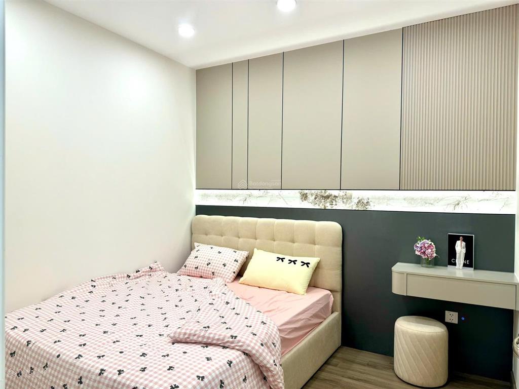 Chủ cần tiền gấp bán nhanh 2 ngủ times city rộng 83m2 có 8.35 tỷ full đồ đẹp