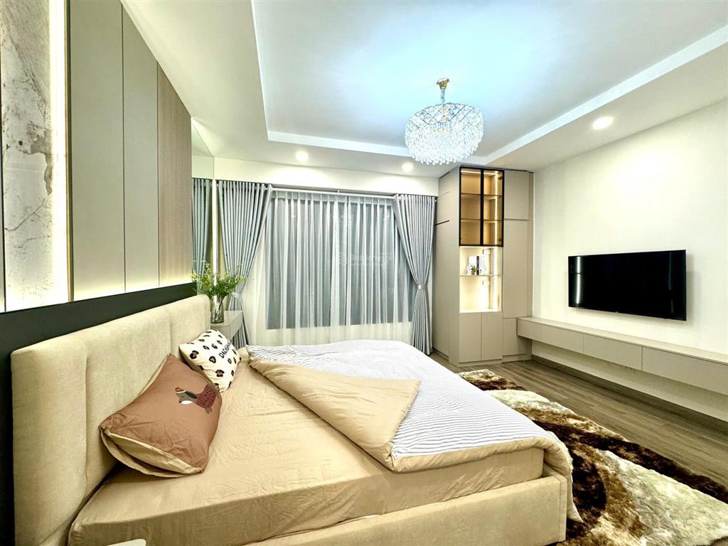 Chủ cần tiền gấp bán nhanh 2 ngủ times city rộng 83m2 có 8.35 tỷ full đồ đẹp