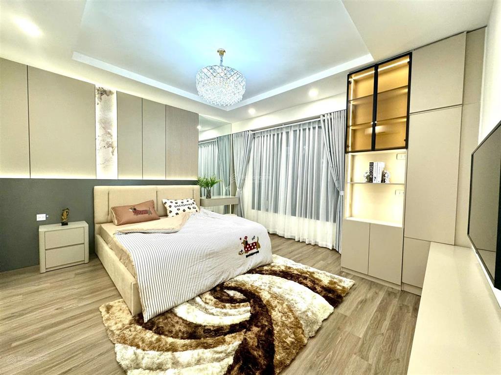 Chủ cần tiền gấp bán nhanh 2 ngủ times city rộng 83m2 có 8.35 tỷ full đồ đẹp