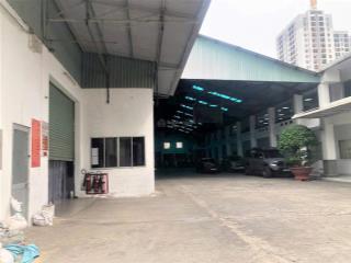 Cho thuê kho ~4000m2 chứa được 20 xe tải trần xuân soạn q7 giá 380tr/th (tl)