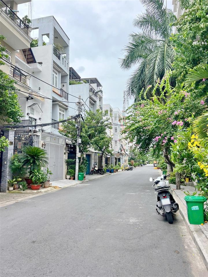 5x18m, hướng nam  đất mặt tiền đường số lâm văn bền q7 giá 14.8 tỷ