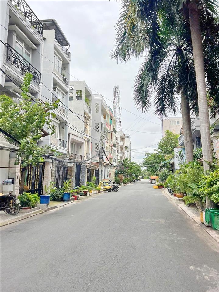 5x18m, hướng nam  đất mặt tiền đường số lâm văn bền q7 giá 14.8 tỷ