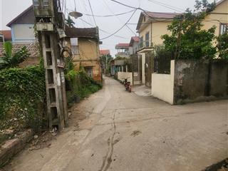 Bán mảnh đất 79m2 vuông đẹp, đường thông, giá tốt cạnh khu công nghiệp quang minh