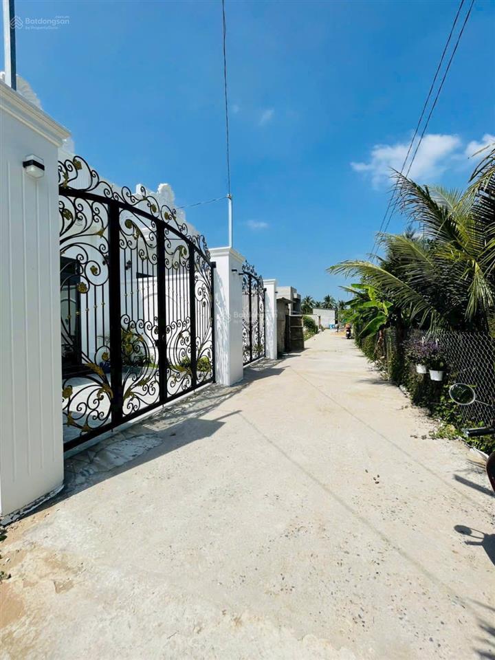 Mua nhà đón tết bính ngọ, cách aeon mall 5 phút. đường xe tải, chủ quyền đầy đủ. có vay ngân hàng