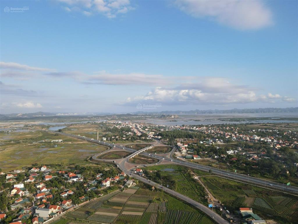 Bán ô đất mặt đường chính tân an  quảng yên, đường đi vào dự án vin hạ long xanh