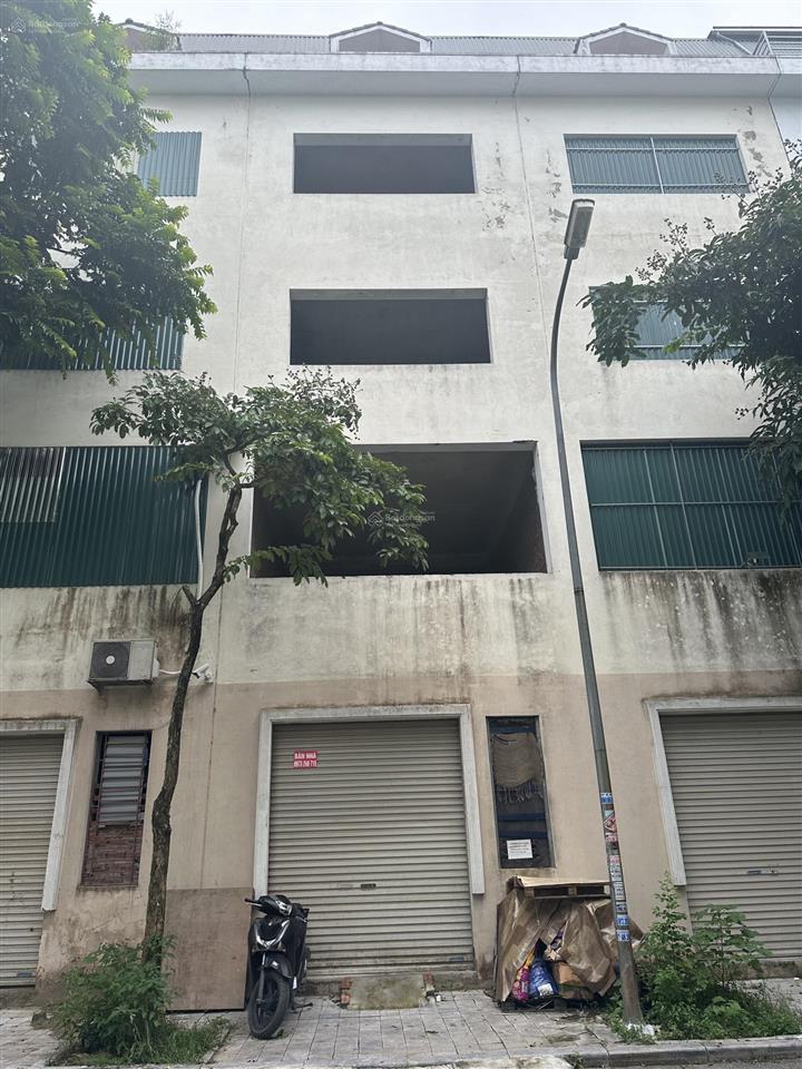 Lk đô nghĩa  sol lake , 100m2, giá đầu tư hơn 18 tỷ, 2 mặt đường ô tô đỗ 2 cửa, sổ , gấp.