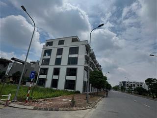 Bán căn góc shophouse metropolitan mặt đường 25m nguyễn mậu tài view hồ