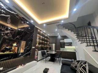 Bán gấp ! nhà phố phạm ngọc thạch gần vincom dt 85m2, ngõ rộng cách phố phạm ngọc thạch đúng 10m.