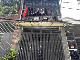 Bán nhà ngay siêu thị emart  hẻm xe hơi  2 tầng  4m x 15m  giá 4,99 tỷ.  0909 361 ***