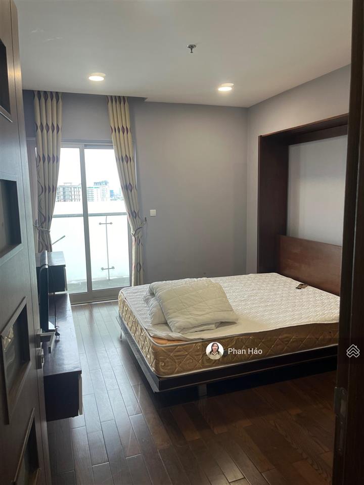 Bán căn hộ lancaster 20 núi trúc, dt 116m2 gồm 3pn, 2 vệ sinh, full đồ. giá 15.2 tỷ. bc tây bắc