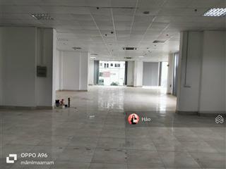 Cho thuê văn phòng greeb stars 234 phạm văn đồng, dt 227m2, giá 250 nghìn/m2. bg trần sàn, điều hòa