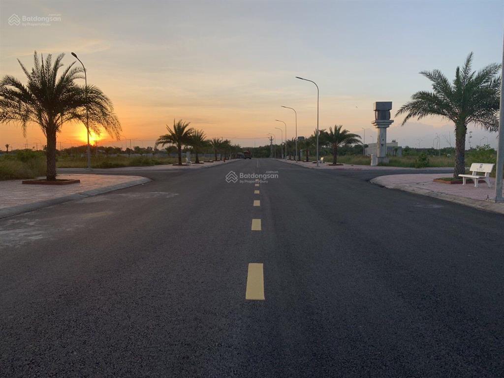 Bán nhà phố 100m2 (5x20m) 1 trệt 2 lầu giá chỉ 9,5 tỷ đường 16m view căn hộ trục chính