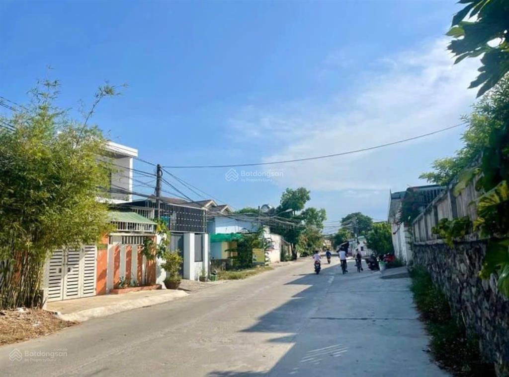 Bán đất tặng nhà cấp 4 mặt tiền đường phú trung, vĩnh thạnh, phường tây nha