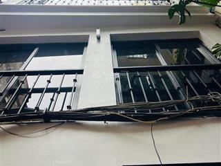 Bán nhà riêng ngõ phố nguyễn chí thanh  ngõ oto tránh, kinh doanh, cách mặt phố 30m.