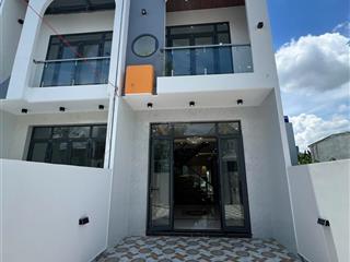 Nhà phố mới xây, dtsd 140m2 đúc thật, hoàn công, ngân hàng cho vay 2 tỷ