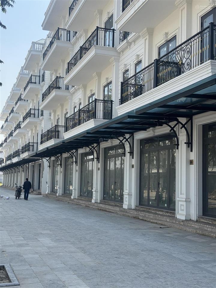 Liền kề 80m2 mặt tiền 5m nhà 5tầng view công viên nhạc nước dự an đông dương đức thượng hoài đức