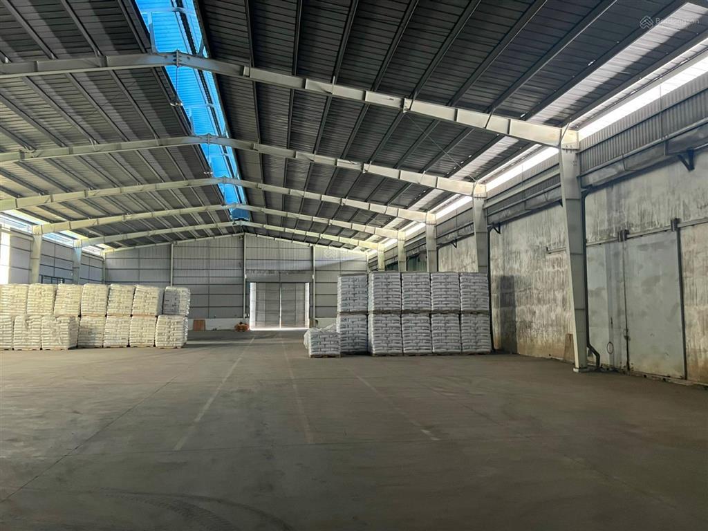 Cho thuê kho chứa hàng 800m2, 1550m2, 3100m2 trong kcn sóng thần 1, dĩ an, bình dương giáp thủ đức