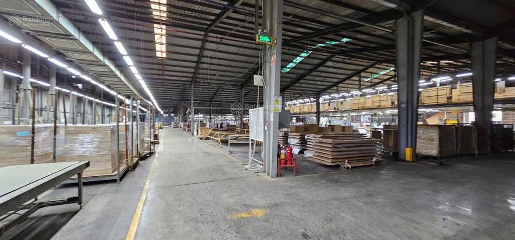 Cho thuê kho chứa hàng 800m2, 1550m2, 3100m2 trong kcn sóng thần 1, dĩ an, bình dương giáp thủ đức