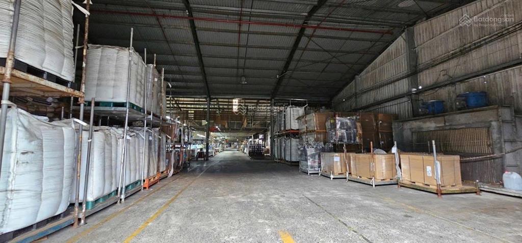 Cho thuê kho chứa hàng 800m2, 1550m2, 3100m2 trong kcn sóng thần 1, dĩ an, bình dương giáp thủ đức