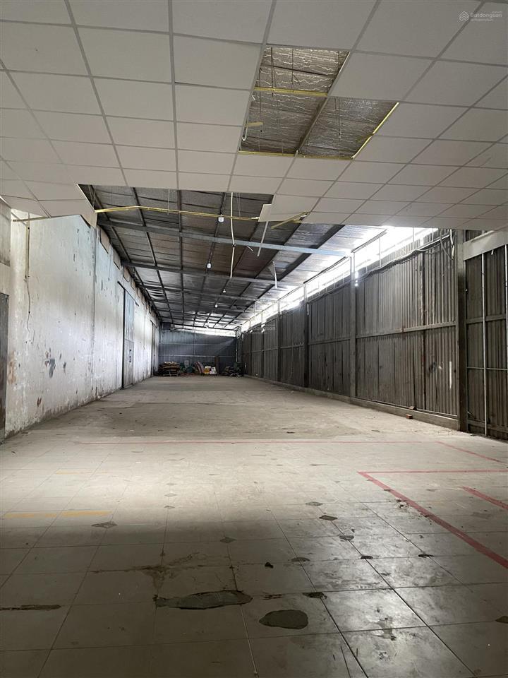 Cho thuê kho chứa hàng 532m2 gần cầu vượt linh xuân, thủ đức, có văn phòng, xe container vào
