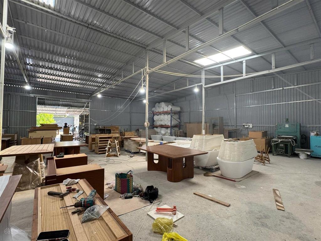 Cho thuê kho xưởng 500m2 đường đỗ xuân hợp, p. phú hữu, quận 9, gần khu lake view