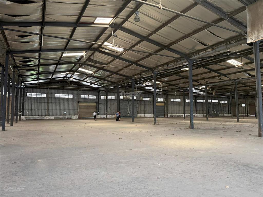 Cho thuê kho chứa hàng 800m2, 1660m2 linh xuân, thủ đức gần kcn sóng thần, dĩ an. pccc, cont 24/24