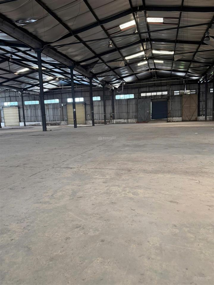 Cho thuê kho chứa hàng 800m2, 1660m2 linh xuân, thủ đức gần kcn sóng thần, dĩ an. pccc, cont 24/24