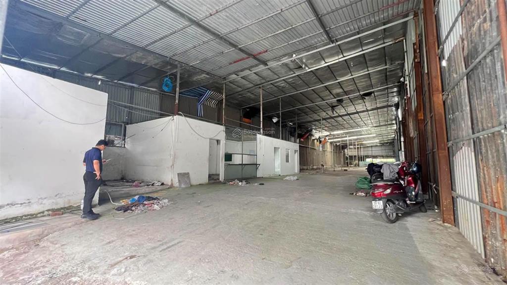 Cho thuê kho xưởng 1040m2 ql 13, hiệp bình phước, thủ đức gần vạn phúc city