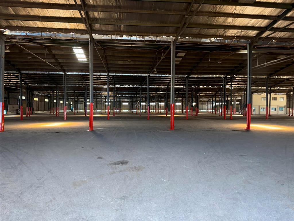 Cho thuê kho xưởng 800m2 kcn sóng thần 1, dĩ an, bình dương pccc, container 24/24