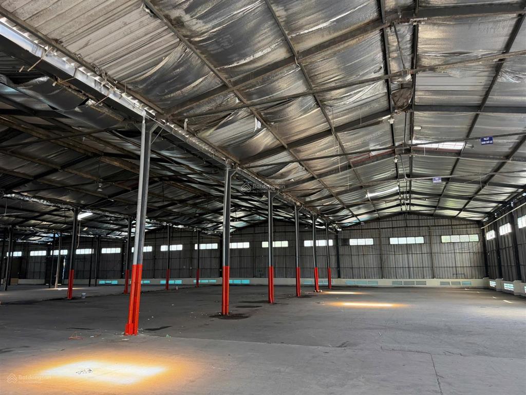 Cho thuê kho xưởng 800m2 kcn sóng thần 1, dĩ an, bình dương pccc, container 24/24